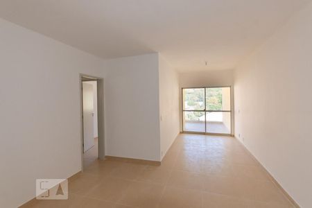 Sala de apartamento para alugar com 2 quartos, 75m² em São Francisco Xavier, Rio de Janeiro