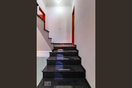Escada de casa à venda com 3 quartos, 153m² em Vila Galvao, Guarulhos