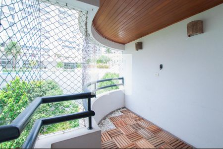 Varanda de apartamento para alugar com 3 quartos, 83m² em Vila Madalena, São Paulo