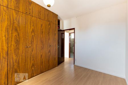 Quarto de apartamento à venda com 1 quarto, 74m² em Bosque, Campinas