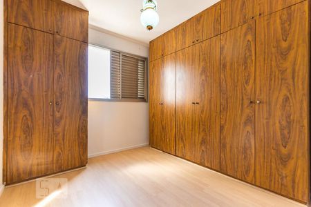 Quarto de apartamento à venda com 1 quarto, 74m² em Bosque, Campinas