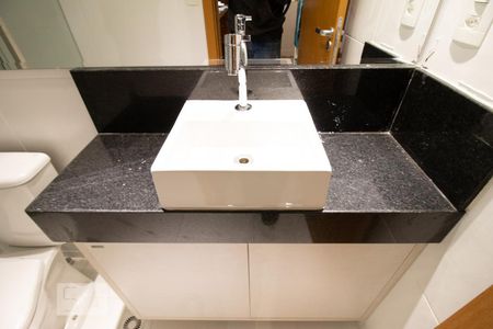 Detalhe banheiro de kitnet/studio para alugar com 1 quarto, 38m² em Centro, Guarulhos