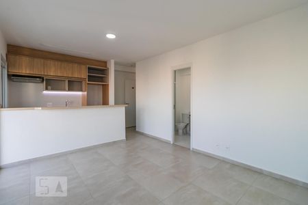 Sala de apartamento para alugar com 1 quarto, 54m² em Alphaville Empresarial, Barueri