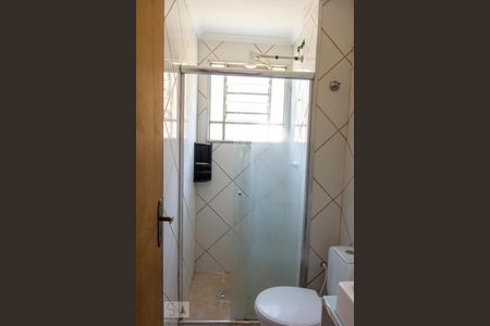 Banheiro de apartamento à venda com 2 quartos, 53m² em Campanário, Diadema