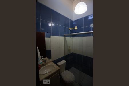Casa à venda com 162m², 2 quartos e 2 vagas Casa à venda com 162m², 2 quartos e 2 vagasBanheiro
