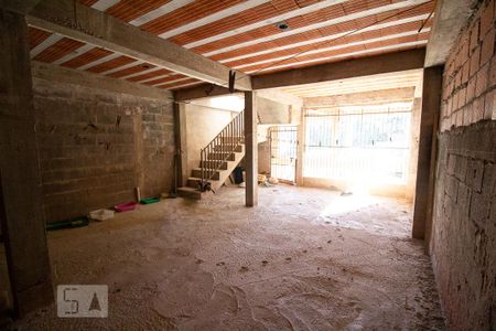 Casa à venda com 162m², 2 quartos e 2 vagas Casa à venda com 162m², 2 quartos e 2 vagasQuintal