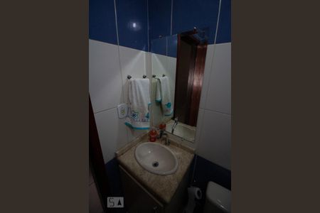 Casa à venda com 162m², 2 quartos e 2 vagas Casa à venda com 162m², 2 quartos e 2 vagasBanheiro
