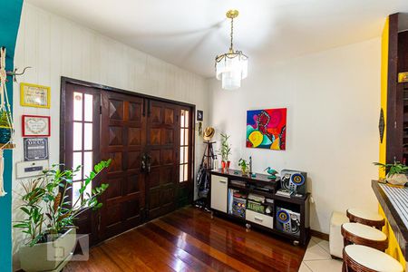 Sala de casa à venda com 3 quartos, 220m² em Icaraí, Niterói