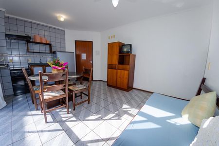 Sala de apartamento para alugar com 1 quarto, 40m² em Cachoeira do Bom Jesus, Florianópolis