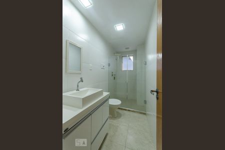 Banheiro de apartamento para alugar com 1 quarto, 57m² em Imbuí, Salvador