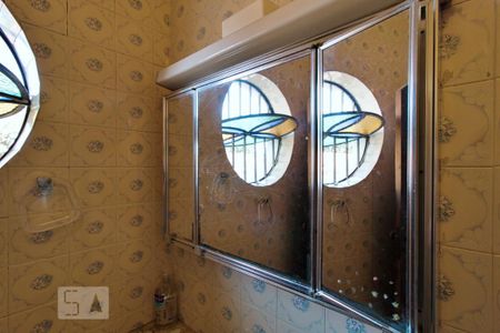 Casa à venda com 303m², 4 quartos e 6 vagas Casa à venda com 303m², 4 quartos e 6 vagasBanheiro da Suíte 1