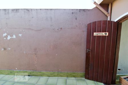 Casa à venda com 303m², 4 quartos e 6 vagas Casa à venda com 303m², 4 quartos e 6 vagasVista do Quarto 4