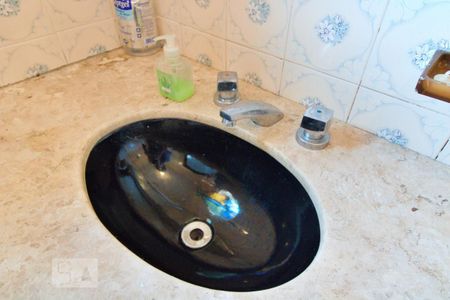 Casa à venda com 303m², 4 quartos e 6 vagas Casa à venda com 303m², 4 quartos e 6 vagasBanheiro da Suíte 1