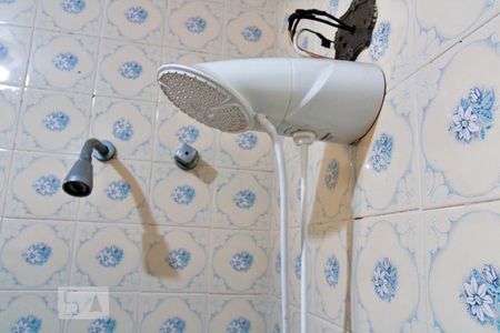 Casa à venda com 303m², 4 quartos e 6 vagas Casa à venda com 303m², 4 quartos e 6 vagasBanheiro da Suíte 2