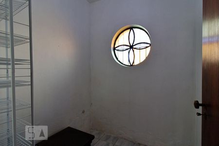 Casa à venda com 303m², 4 quartos e 6 vagas Casa à venda com 303m², 4 quartos e 6 vagasAcesso a Saleta