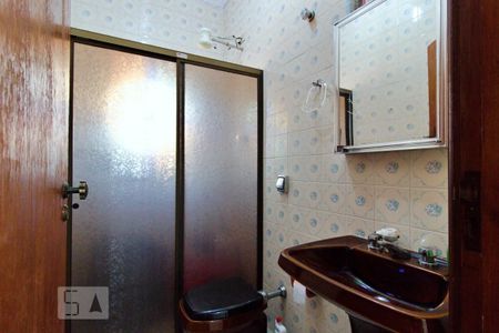 Casa à venda com 303m², 4 quartos e 6 vagas Casa à venda com 303m², 4 quartos e 6 vagasBanheiro