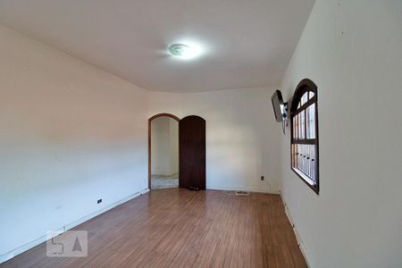Casa à venda com 303m², 4 quartos e 6 vagas Casa à venda com 303m², 4 quartos e 6 vagasSuíte 1