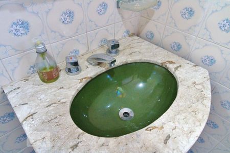 Casa à venda com 303m², 4 quartos e 6 vagas Casa à venda com 303m², 4 quartos e 6 vagasBanheiro da Suíte 2