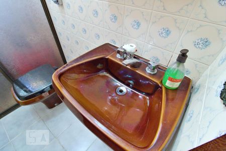 Casa à venda com 303m², 4 quartos e 6 vagas Casa à venda com 303m², 4 quartos e 6 vagasBanheiro