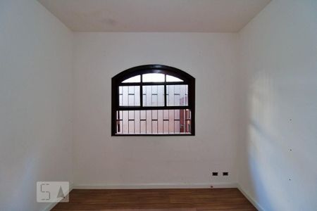 Casa à venda com 303m², 4 quartos e 6 vagas Casa à venda com 303m², 4 quartos e 6 vagasQuarto 4