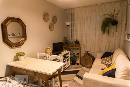 Sala de apartamento para alugar com 1 quarto, 49m² em Parque Munhoz, São Paulo