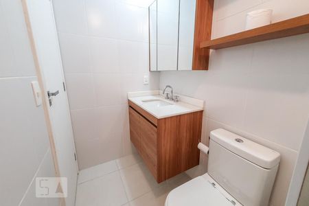 Banheiro de apartamento à venda com 1 quarto, 40m² em Vila Pompéia, São Paulo