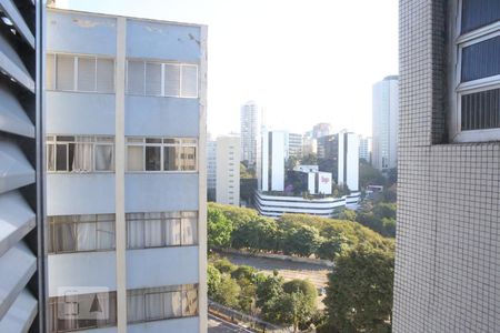 Vista Quarto/Sala de kitnet/studio para alugar com 1 quarto, 41m² em Aclimação, São Paulo