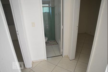 Corredor de apartamento para alugar com 2 quartos, 51m² em Inhoaíba, Rio de Janeiro