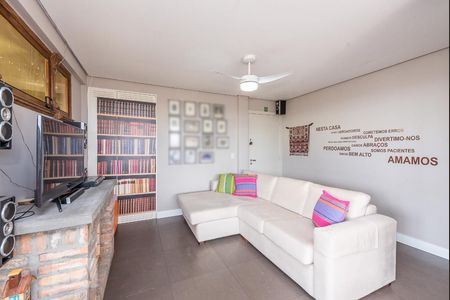 Sala de televisão de apartamento à venda com 2 quartos, 150m² em Chácara das Pedras, Porto Alegre