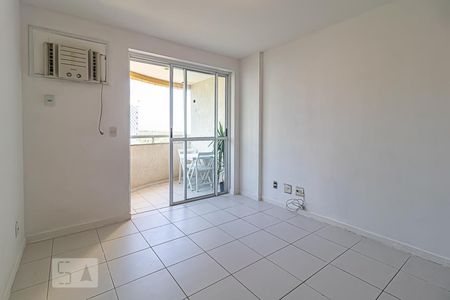 Sala de apartamento para alugar com 1 quarto, 45m² em Jacarepaguá, Rio de Janeiro