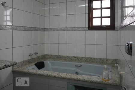 Banheira Suíte de casa à venda com 5 quartos, 379m² em Jardim Itapemirim, São Paulo