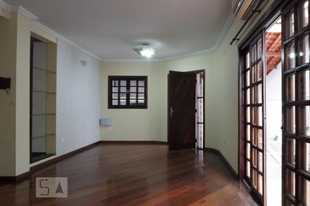 Sala de casa à venda com 5 quartos, 379m² em Jardim Itapemirim, São Paulo
