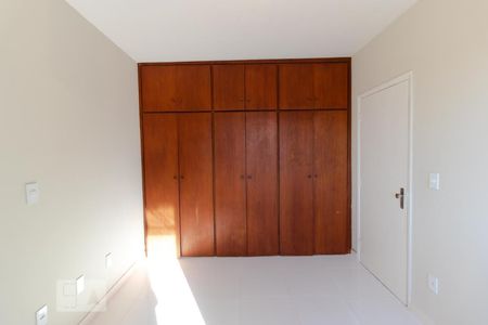 Quarto 01 de apartamento para alugar com 2 quartos, 66m² em Cambuí, Campinas