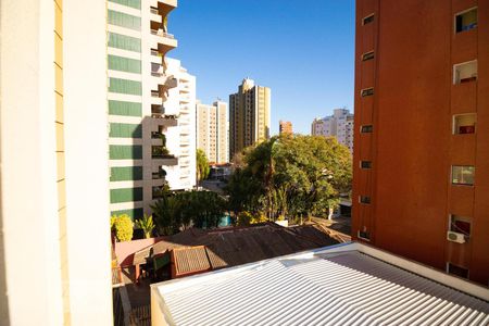 Vista da Sala de apartamento para alugar com 2 quartos, 66m² em Cambuí, Campinas