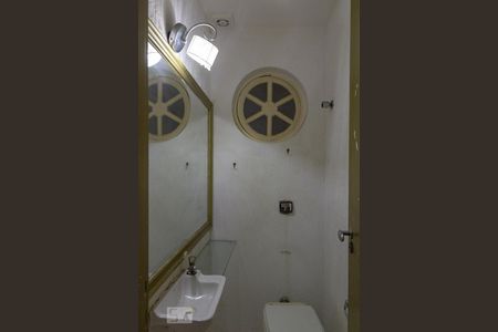 Lavabo de casa à venda com 4 quartos, 500m² em Tijuca, Rio de Janeiro