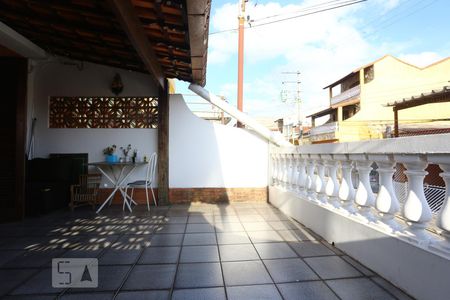 Sacada de casa à venda com 3 quartos, 170m² em Cipava, Osasco