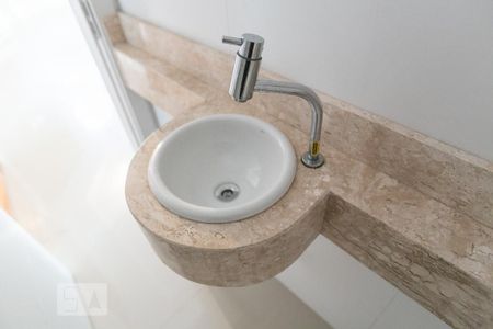 Lavabo de casa de condomínio à venda com 3 quartos, 241m² em Tristeza, Porto Alegre