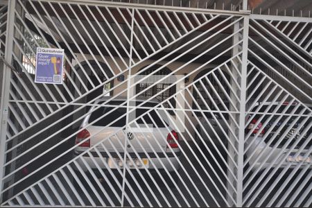 Casa à venda com 390m², 3 quartos e 2 vagas Casa à venda com 390m², 3 quartos e 2 vagasFachada