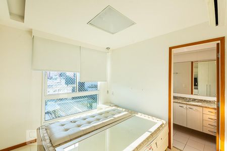 Suite  de apartamento à venda com 2 quartos, 87m² em Icaraí, Niterói
