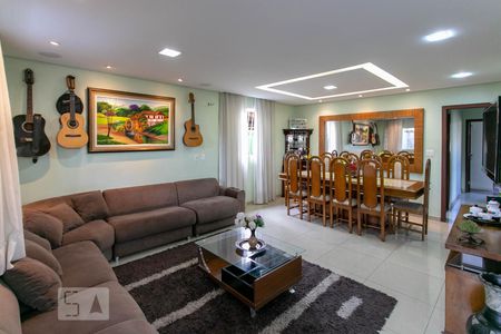 Sala de casa à venda com 3 quartos, 330m² em Santa Monica, Belo Horizonte