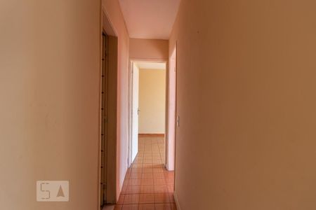 Corredor de apartamento para alugar com 2 quartos, 54m² em Pilares, Rio de Janeiro