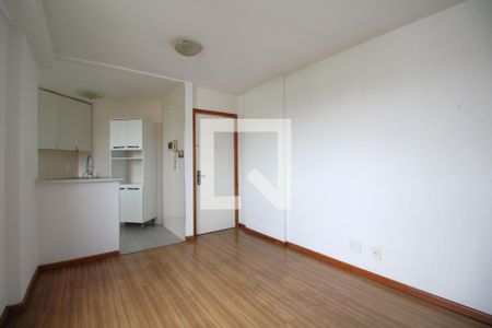 Sala de apartamento para alugar com 2 quartos, 50m² em Anil, Rio de Janeiro