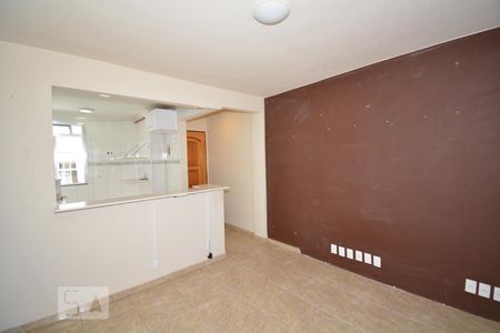 Sala de apartamento para alugar com 2 quartos, 45m² em Inhaúma, Rio de Janeiro