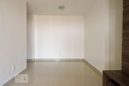 Sala de jantar de apartamento para alugar com 3 quartos, 80m² em Samambaia Sul (samambaia), Brasília