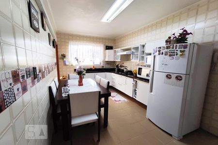 Apartamento à venda com 149m², 3 quartos e 4 vagas Apartamento à venda com 149m², 3 quartos e 4 vagasCozinha