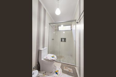 Apartamento à venda com 149m², 3 quartos e 4 vagas Apartamento à venda com 149m², 3 quartos e 4 vagasBanheiro 2