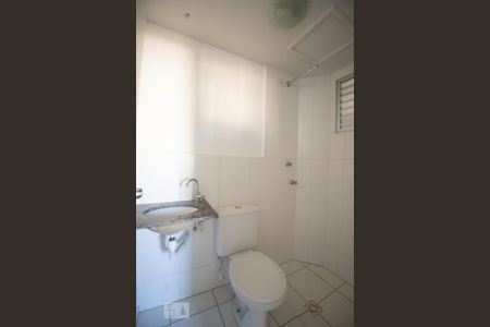 banheiro de apartamento para alugar com 2 quartos, 50m² em Jardim Nova Europa, Campinas