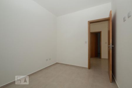 Quarto1 de apartamento para alugar com 2 quartos, 44m² em Parque Sevilha, São Paulo