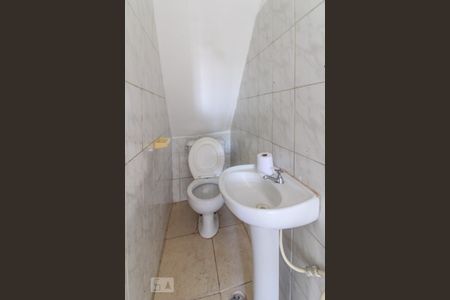 Lavabo de casa de condomínio para alugar com 2 quartos, 65m² em Vila Medeiros, São Paulo