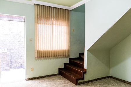 Sala de casa de condomínio para alugar com 2 quartos, 60m² em Copacabana, Belo Horizonte